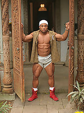 Roberto Bueno: Muscle In The Jungle